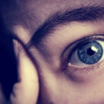 Jak prawidłowo stosować leki okulistyczne? Garść praktycznych porad dla osób z chorobami oczu